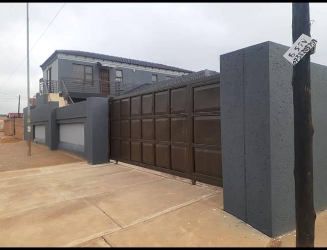 3 BEDROOM HOUSE FOR SALE IN PROTEA GLEN